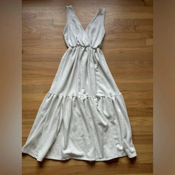 Caution to the Wind Small Ivory Textured V Neck Maxi Neutral Minimalist Dress - Picture 3 of 3